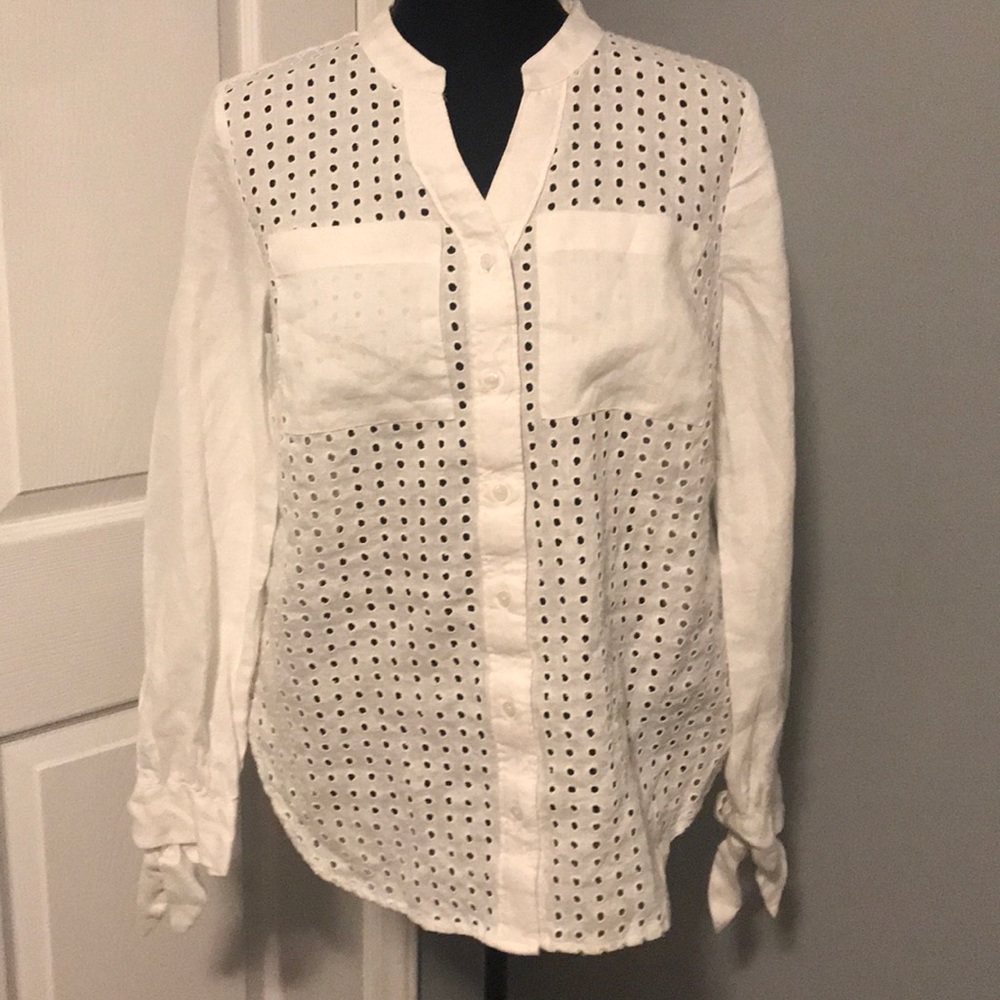 Crown& ivy Button up Top size XS
